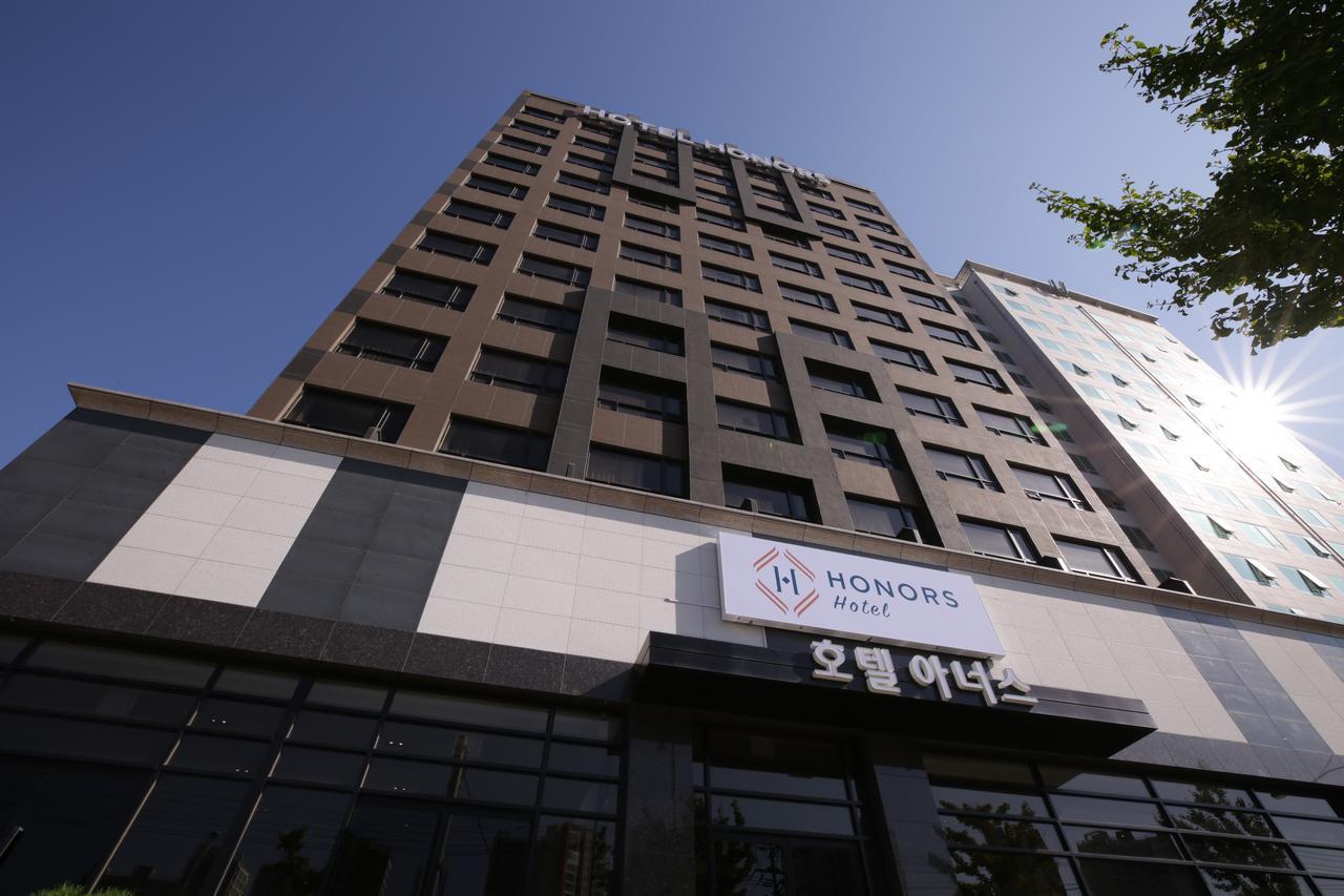 Honors Hotel Hwaseong Esterno foto