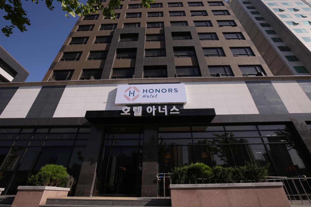 Honors Hotel Hwaseong Esterno foto