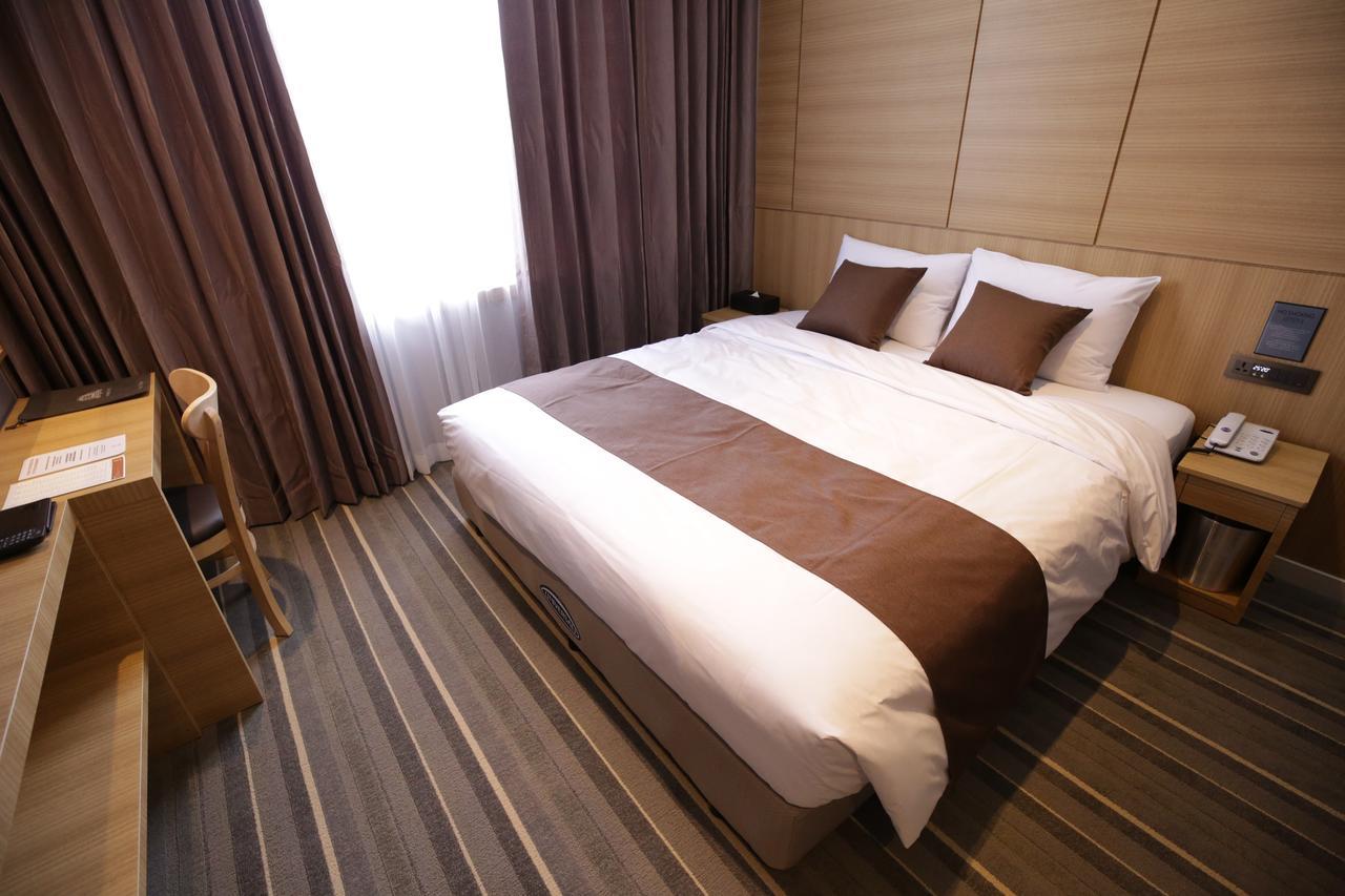 Honors Hotel Hwaseong Esterno foto