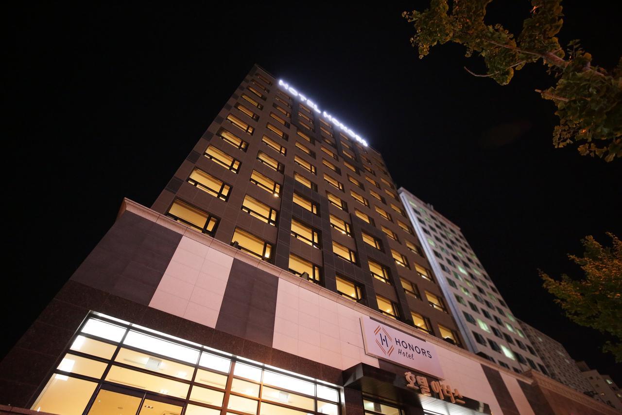 Honors Hotel Hwaseong Esterno foto